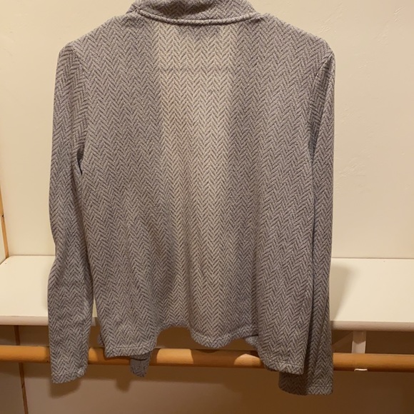 Short casual gray open sweater - Picture 3 of 5